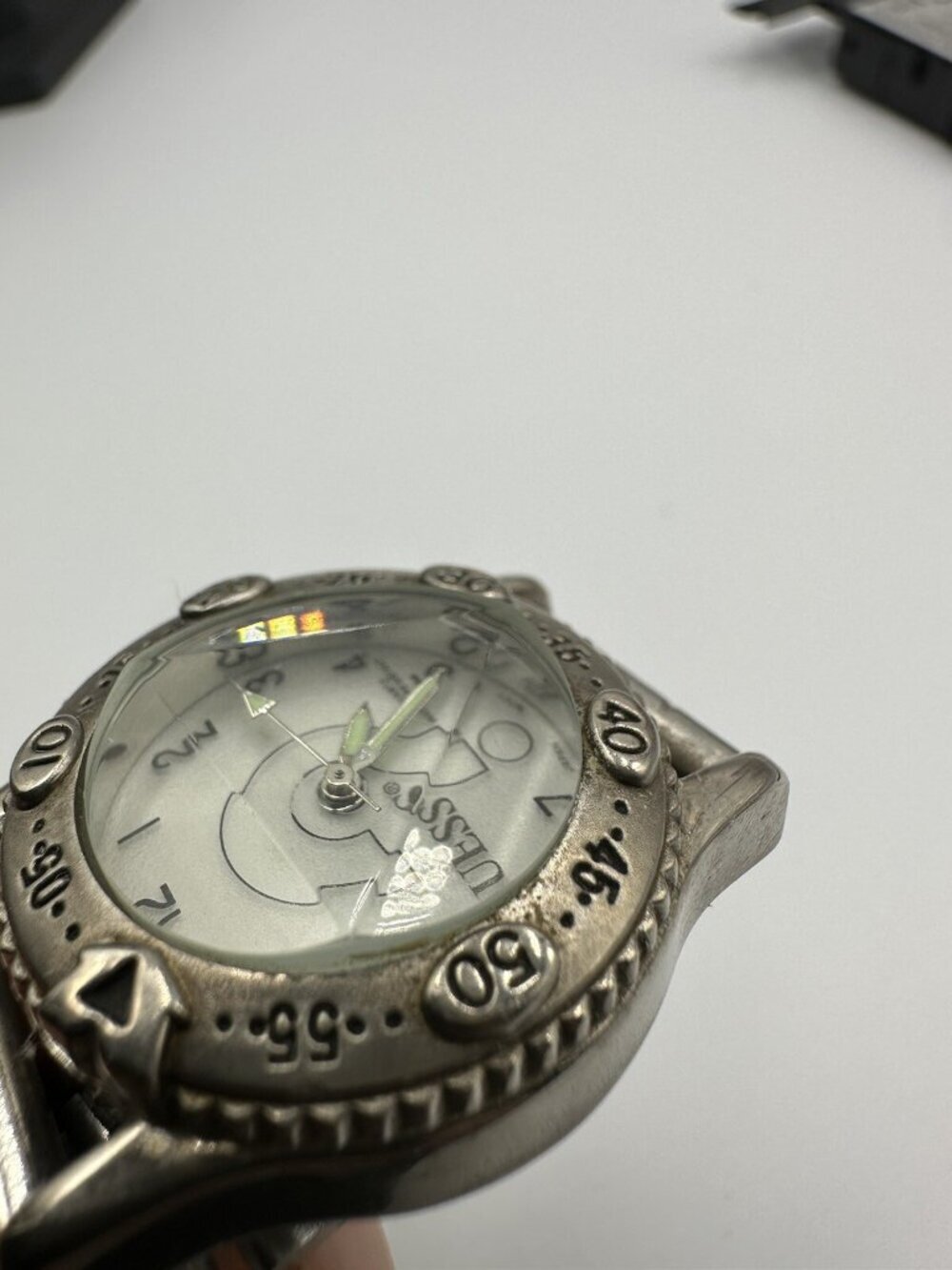 Vintage Guess Womens Watch Silver Tone White Dial Faceted Crystal Working 7" - Picture 10 of 13